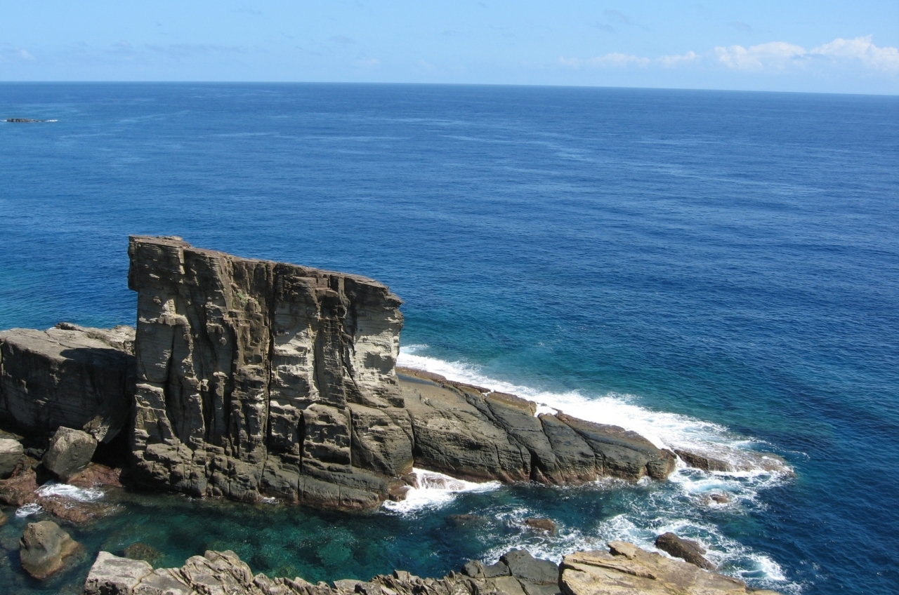 与那国島　軍艦岩